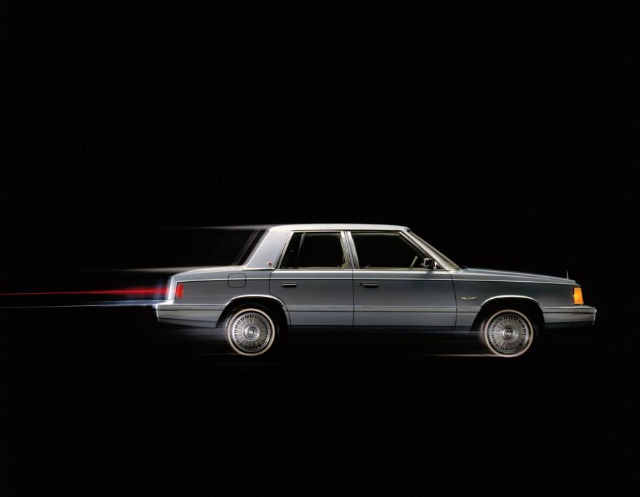  Plymouth Reliant 1981 года  (фото 3 из 8)